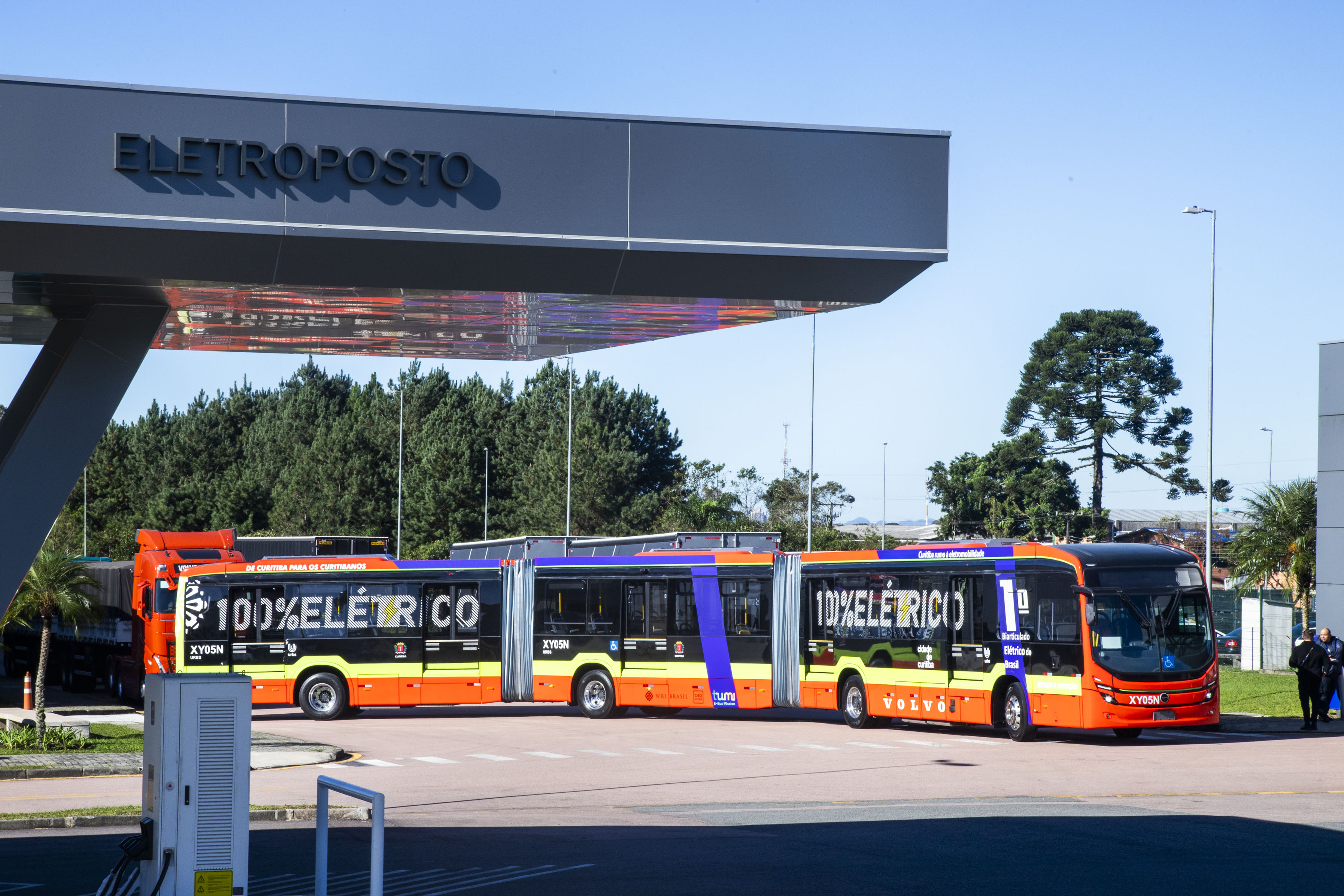 Curitiba vai testar o primeiro biarticulado elétrico Volvo no segundo semestre