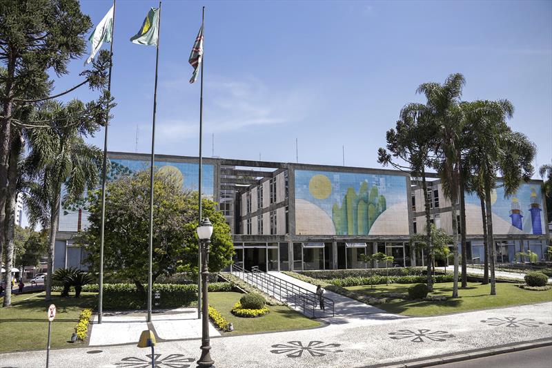 Veja o funcionamento dos serviços municipais de Curitiba nesta segunda-feira de Brasil x Panamá