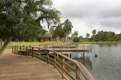 Parque Lago Azul: Encante-se com a natureza e história em um oásis de lazer