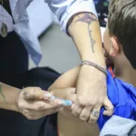Horário estendido em 12 unidades de Saúde de Curitiba estimula a vacinação