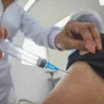 Na próxima semana, 12 unidades de saúde de Curitiba estendem horário de vacinação