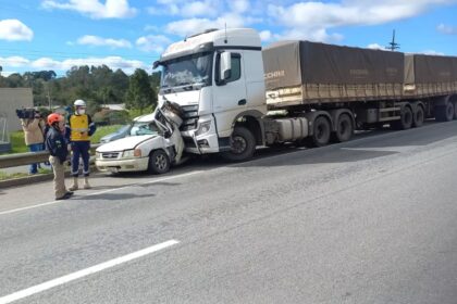 Motorista é atropelado por caminhão enquanto trocava pneu e morre na BR-277