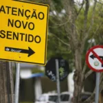 Rua de Curitiba passa a ter sentido único perto de colégio