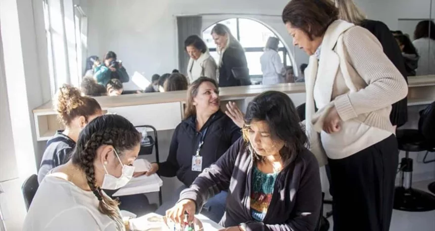 Liceu de Ofícios abre cursos gratuitos para mulheres; confira