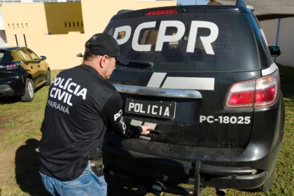Polícia procura dupla suspeita de roubar estudantes em bairro de Curitiba