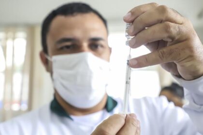 A partir de segunda, Saúde de Curitiba terá horário estendido para vacinação e Dia D